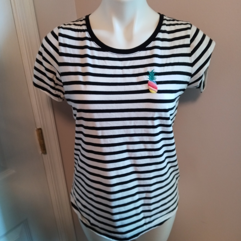 Old navy everywhere striped pineapple tee
